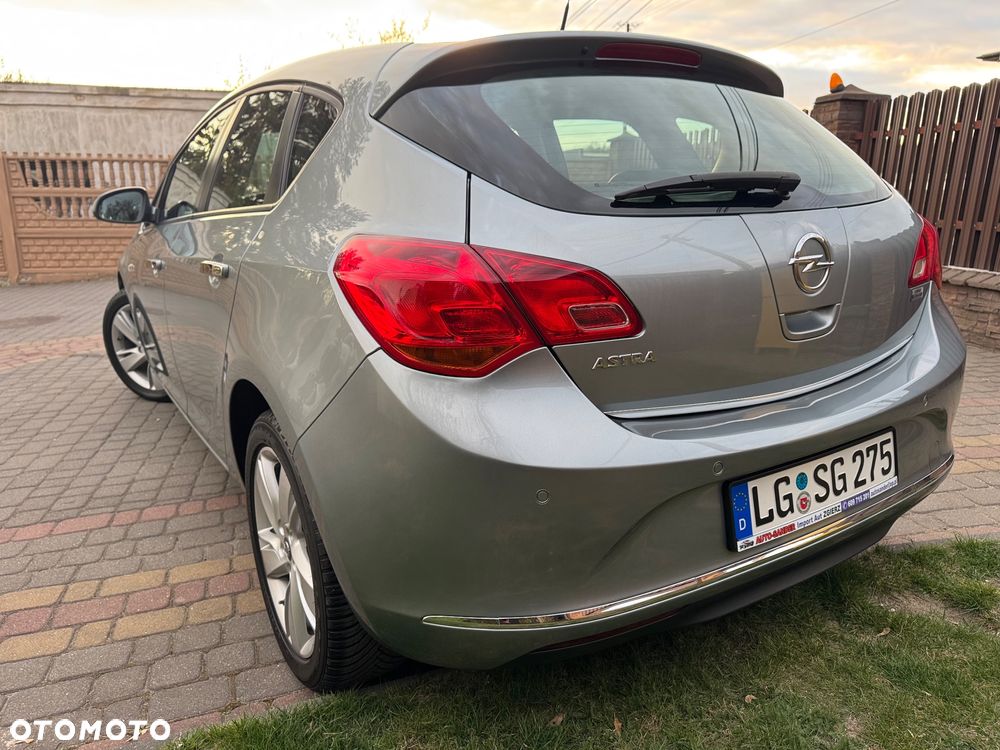 Opel Astra 1.6 Enjoy EU6 - 12