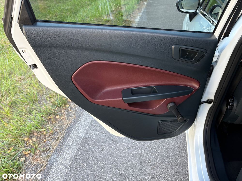 Ford Fiesta 1.4 Titanium - 27