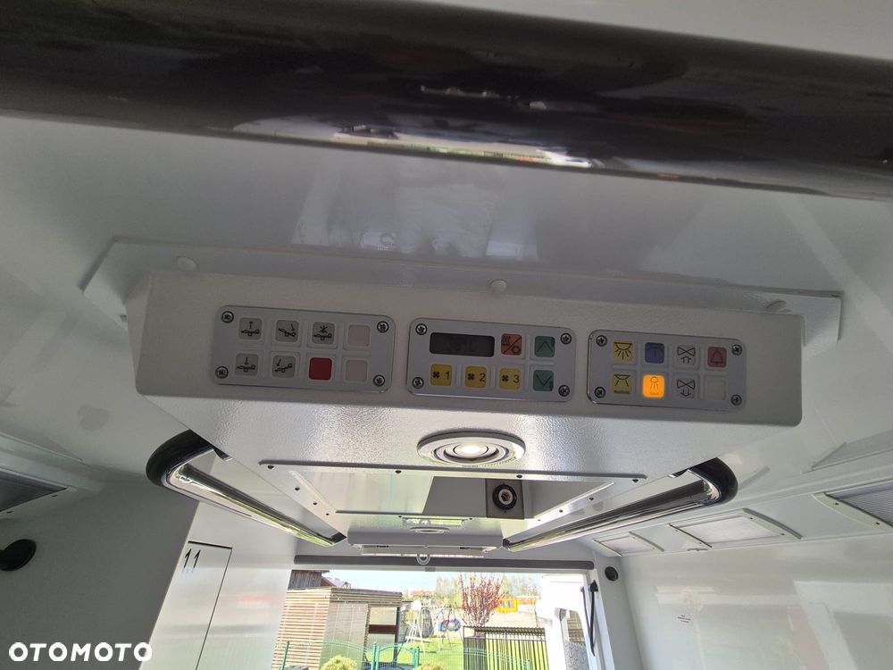 Mercedes-Benz Sprinter Karetka Ambulans - 11