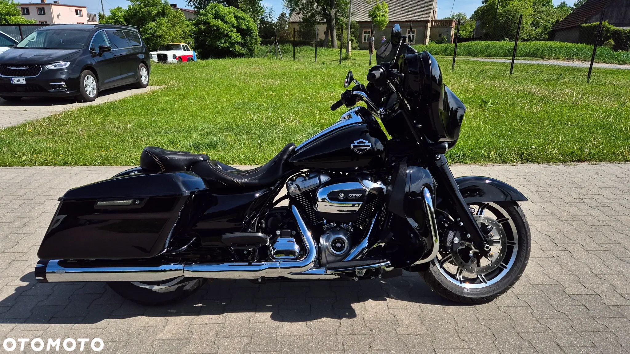 Harley-Davidson FLH Electra Glide - 1