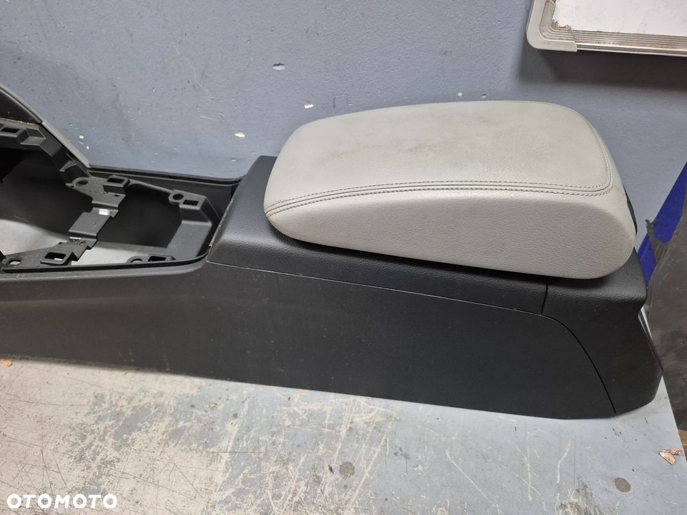 Tunel Środkowy Podłokietnik Audi A3 8V - 4