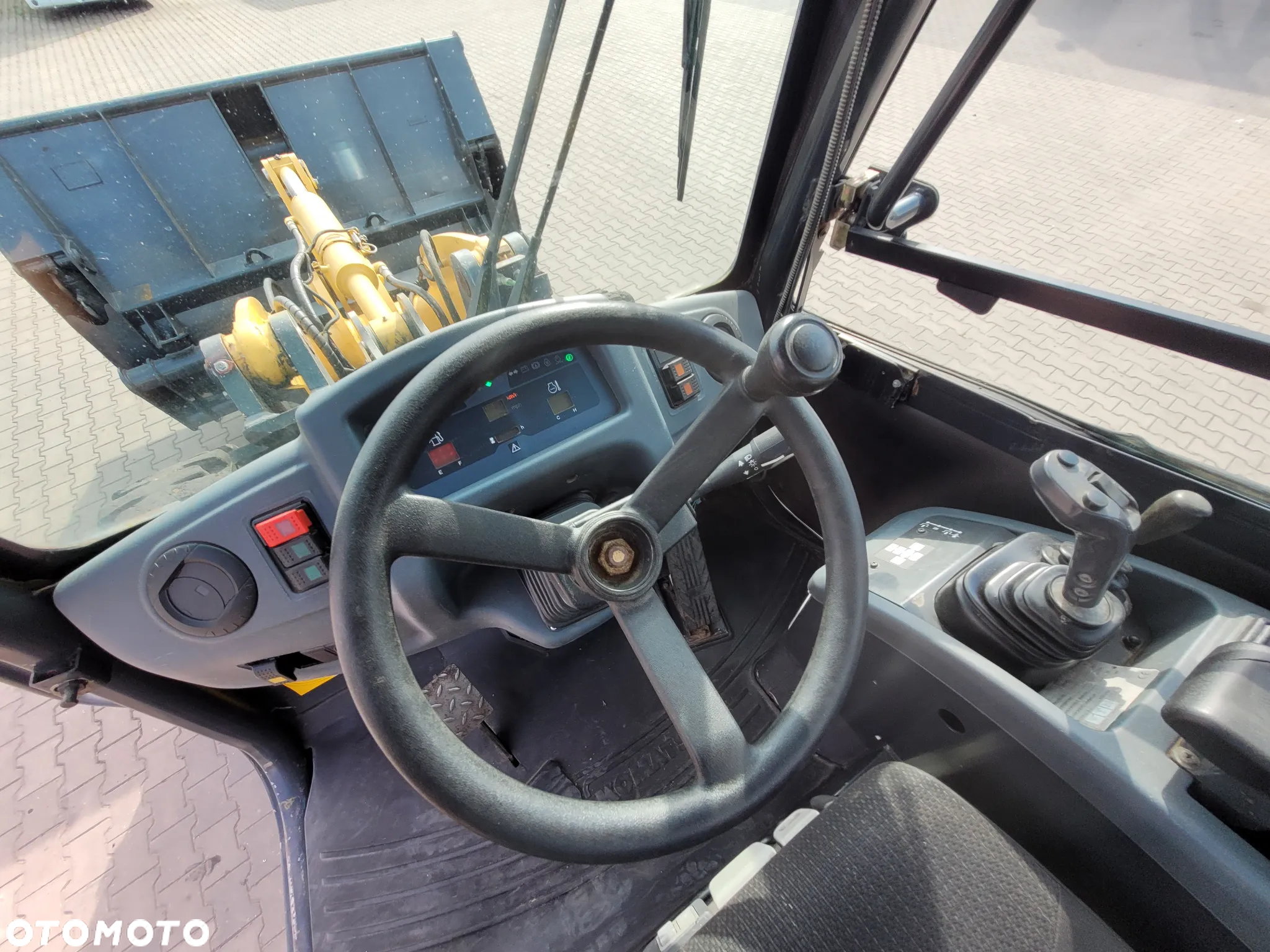 Komatsu WA 100M / SPROWADZONA Z FRANCJI/ 6 300 MTH / 2015 ROK / 90 KM - 17