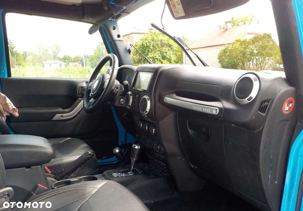 Jeep Wrangler 2.8 CRD Unlim Sahara - 17