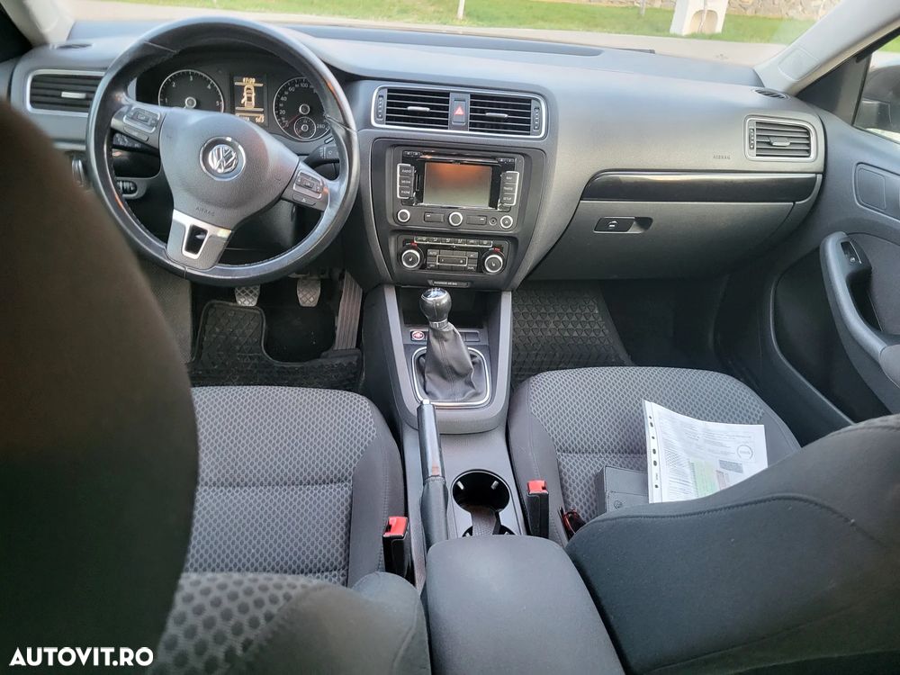 Volkswagen Jetta 1.6 TDI Highline - 5