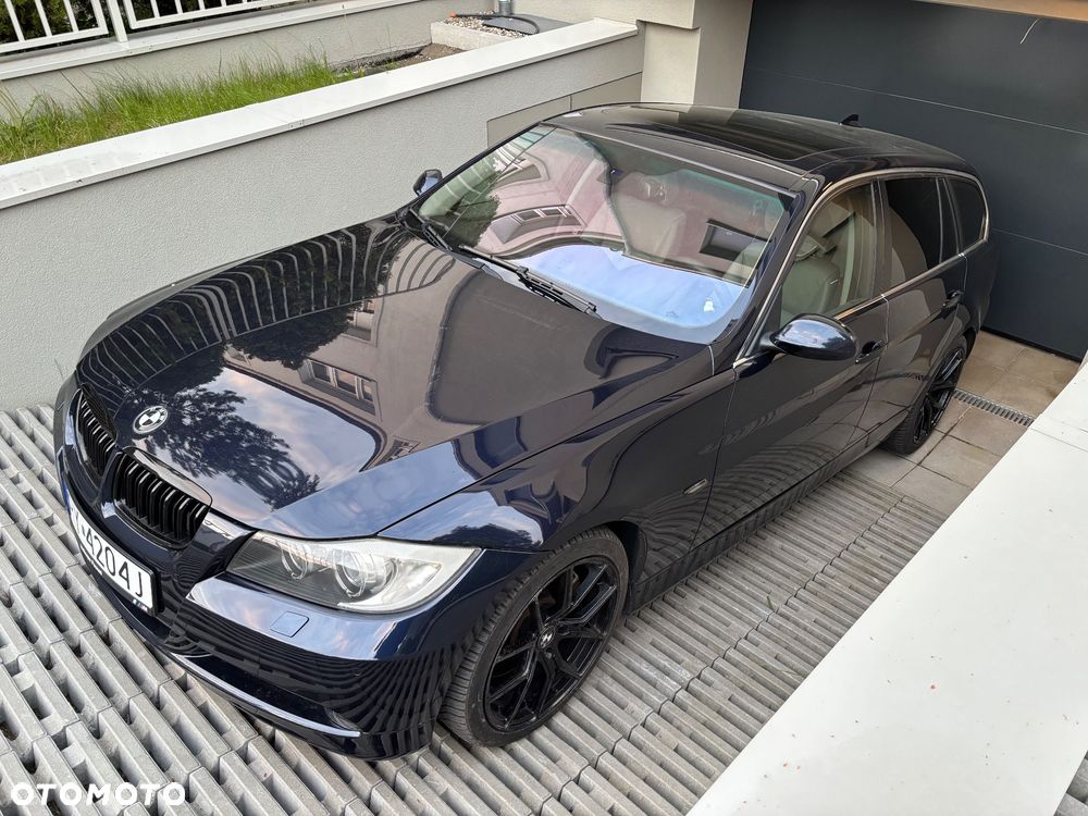 BMW Seria 3 335xi - 17