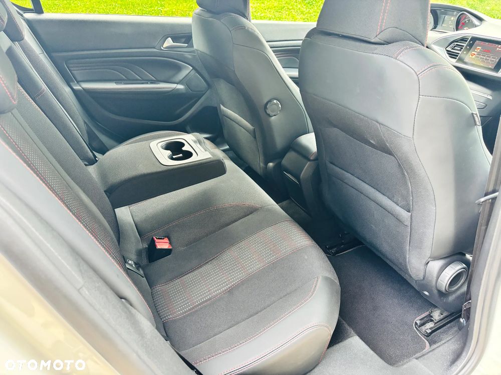 Peugeot 308 - 16