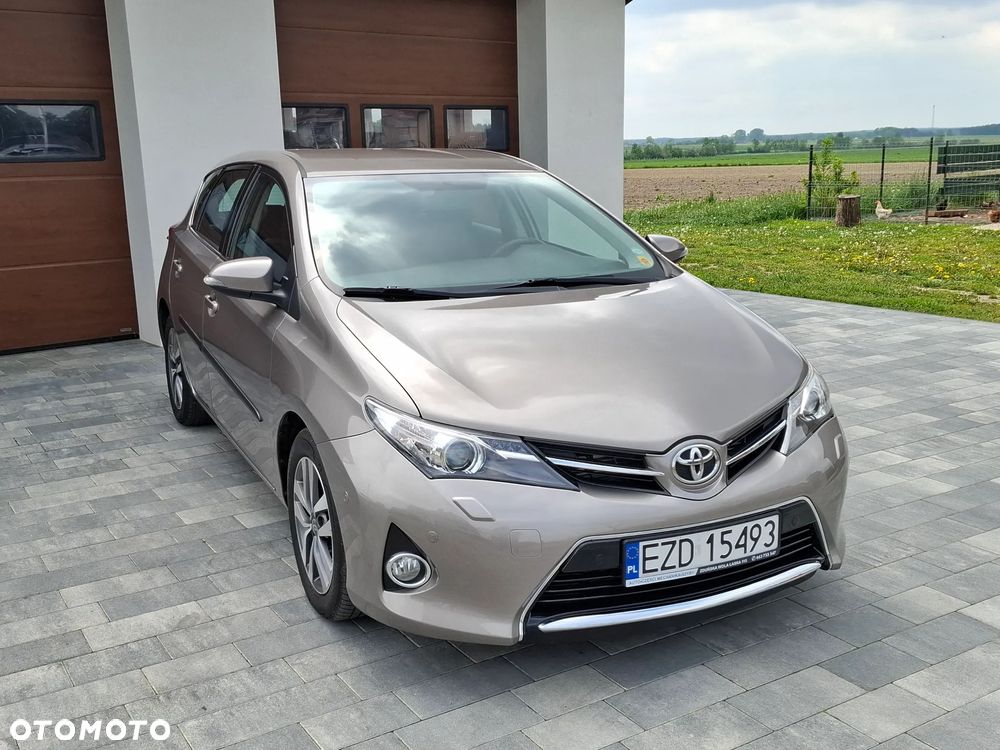 Toyota Auris 2.0 D-4D Executive - 1