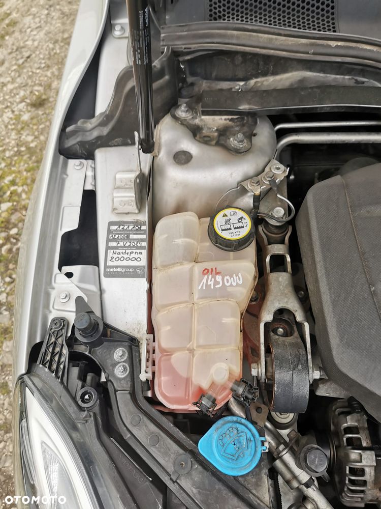 Volvo V40 D3 Momentum - 6