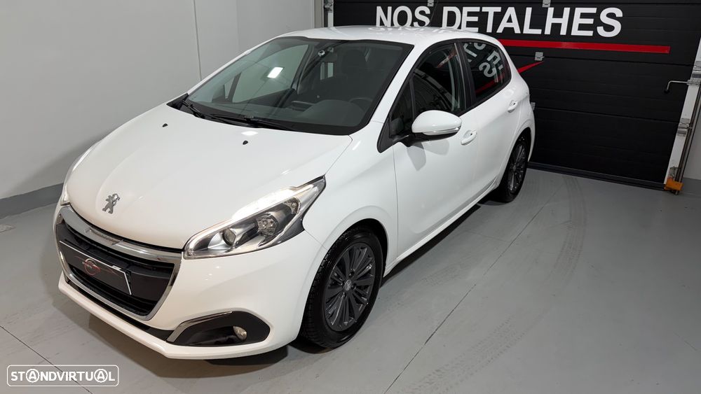 Peugeot 208 1.2 PureTech Signature - 6