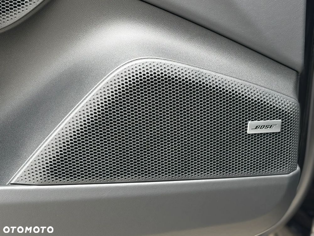 Porsche Macan Turbo 100kWh - 40