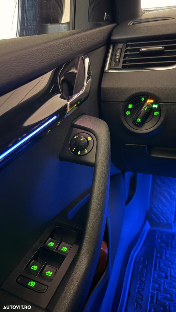 Skoda Octavia 2.0 245 TSI DSG RS - 17