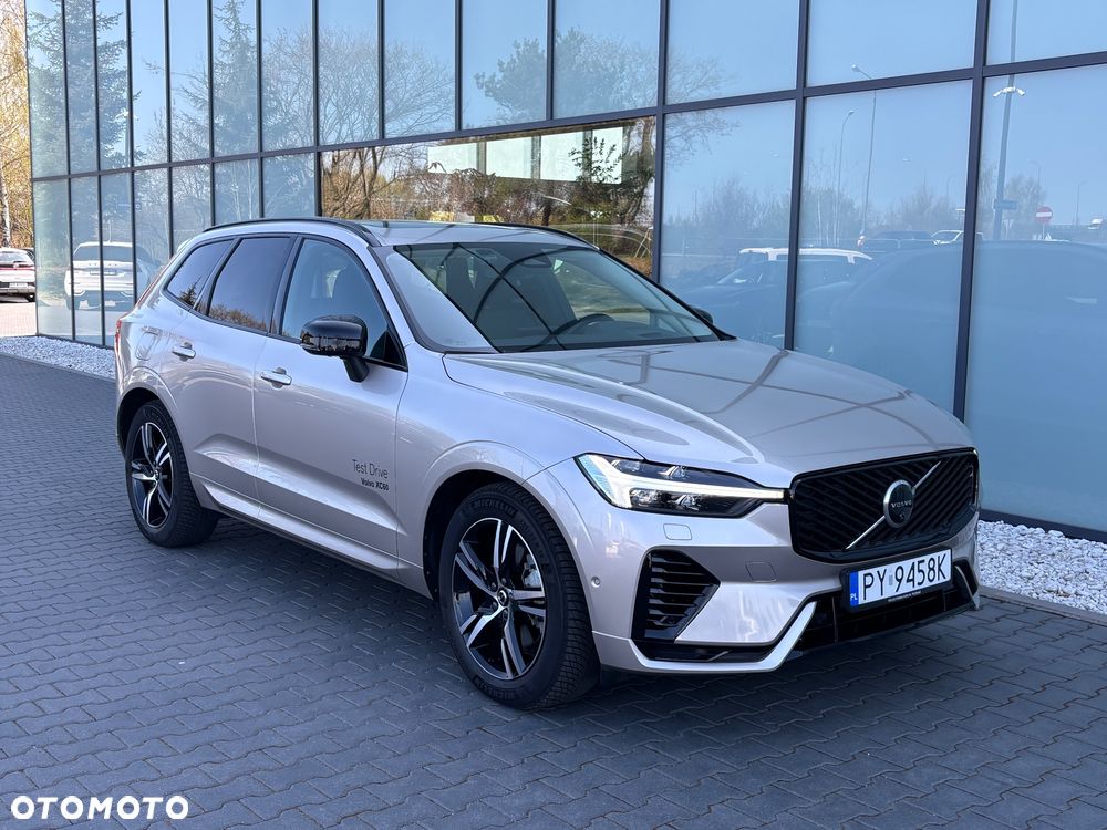 Volvo XC 60 T6 Plug-In Hybrid AWD Ultra Dark - 3
