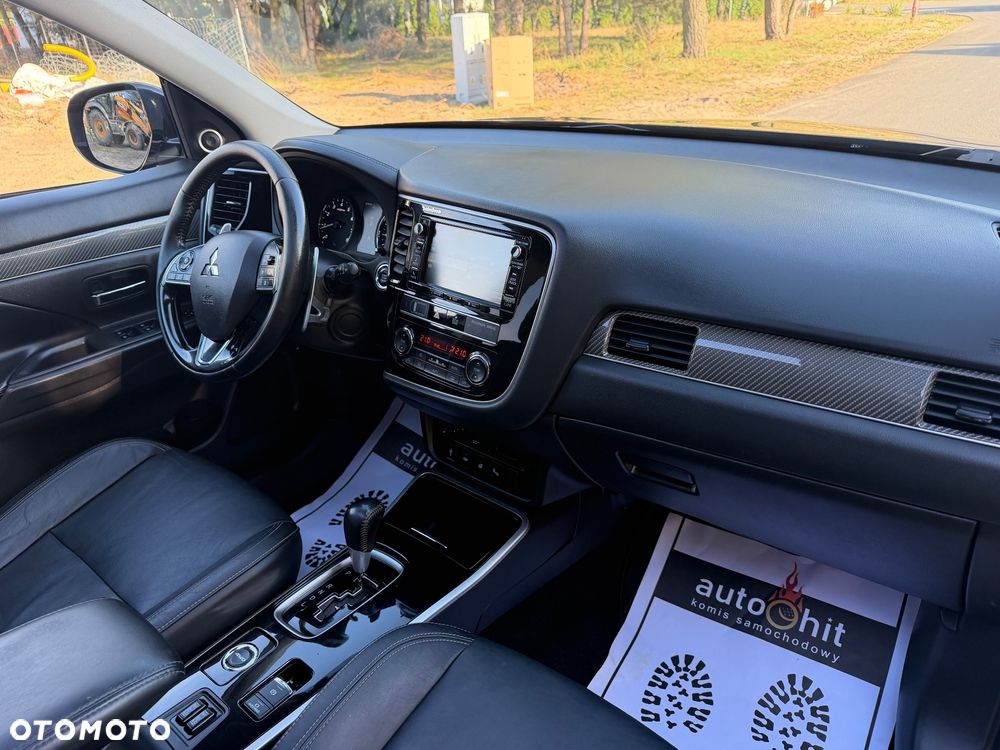 Mitsubishi Outlander 2.0 Instyle SDA 4WD CVT - 28