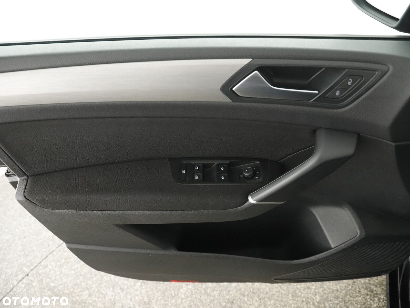 Volkswagen Touran - 10