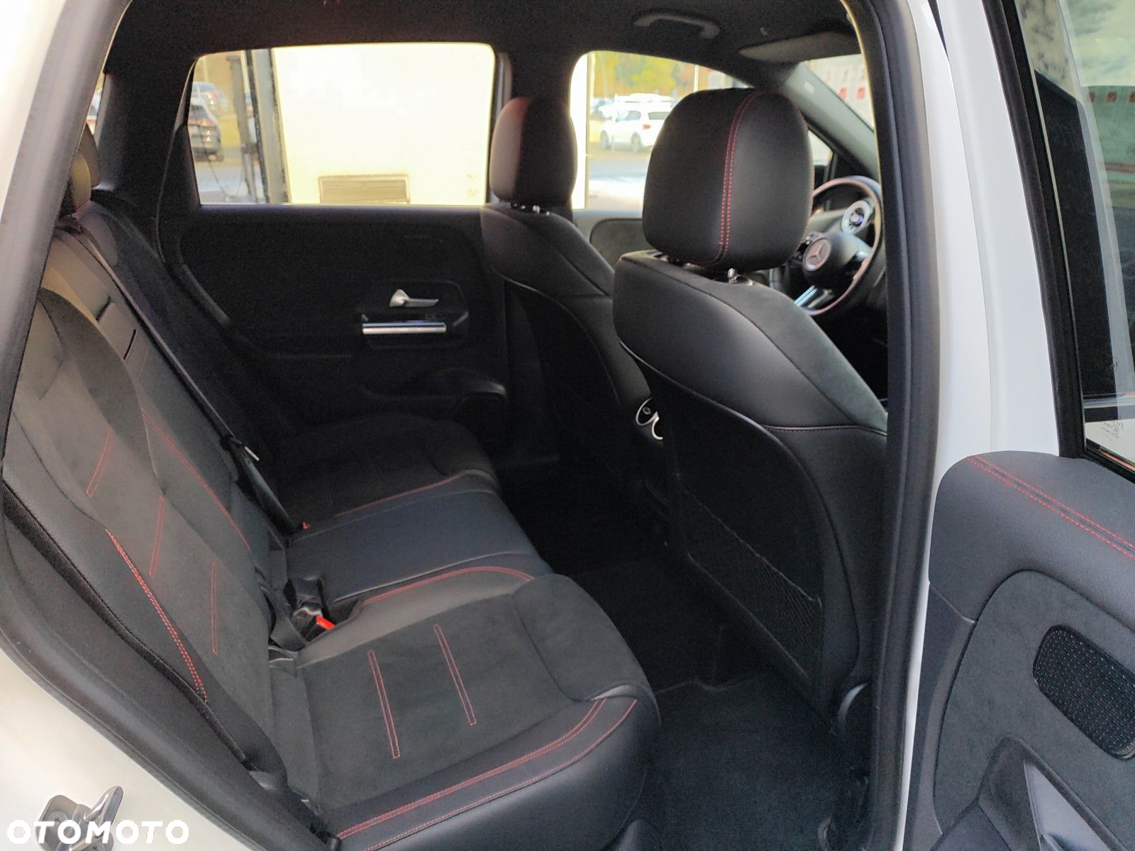 Mercedes-Benz Klasa B 220 4-Matic AMG Line 7G-DCT - 15