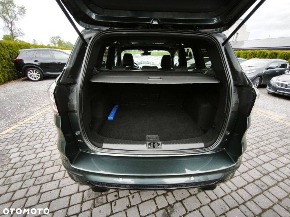 Ford Kuga - 24