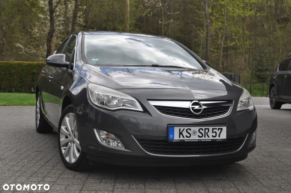 Opel Astra 1.4 Turbo Cosmo - 1