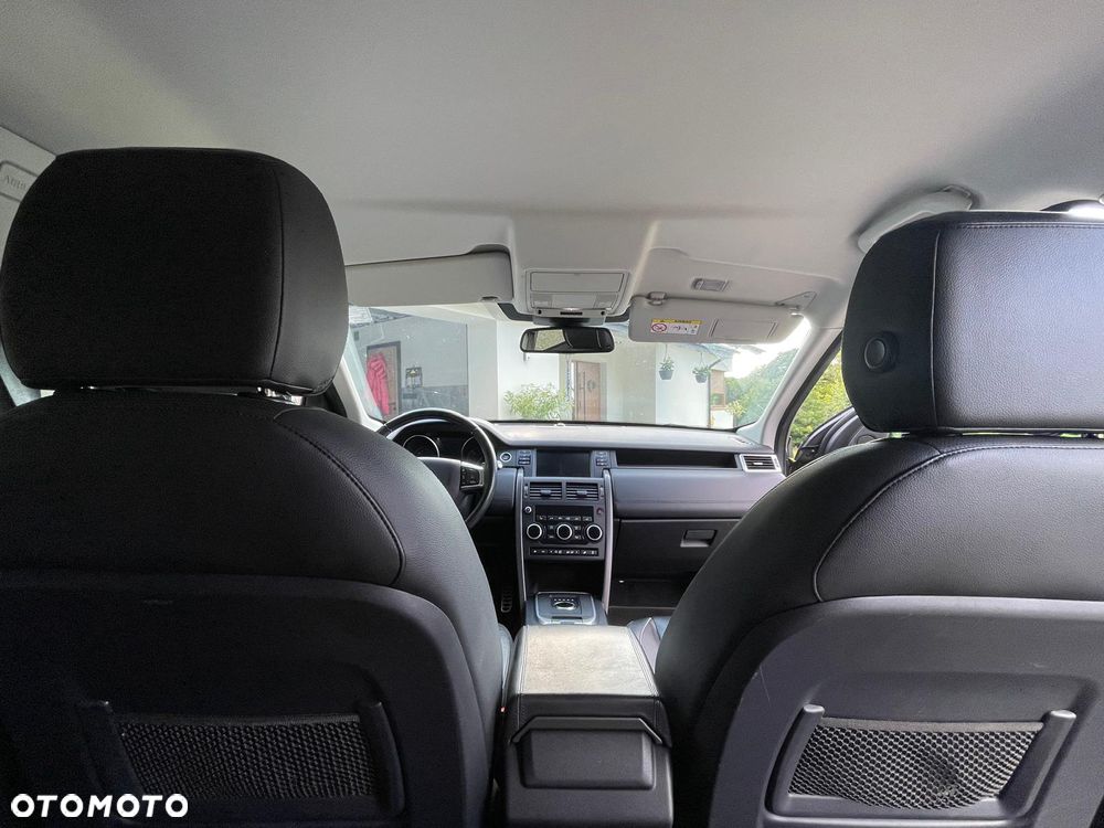 Land Rover Discovery Sport 2.0 D180 R-Dynamic HSE - 24