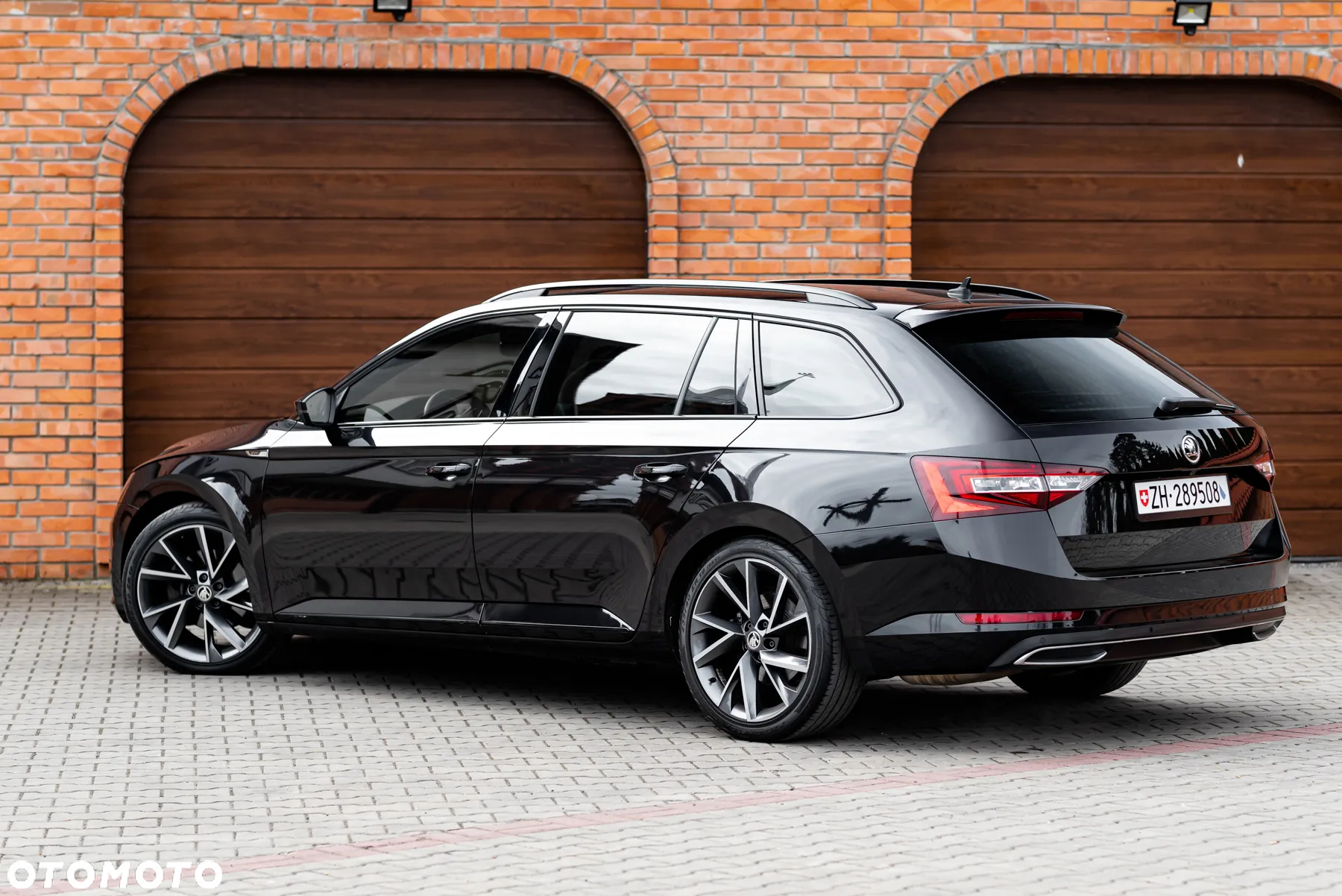 Skoda Superb 2.0 TDI DSG Sportline - 17