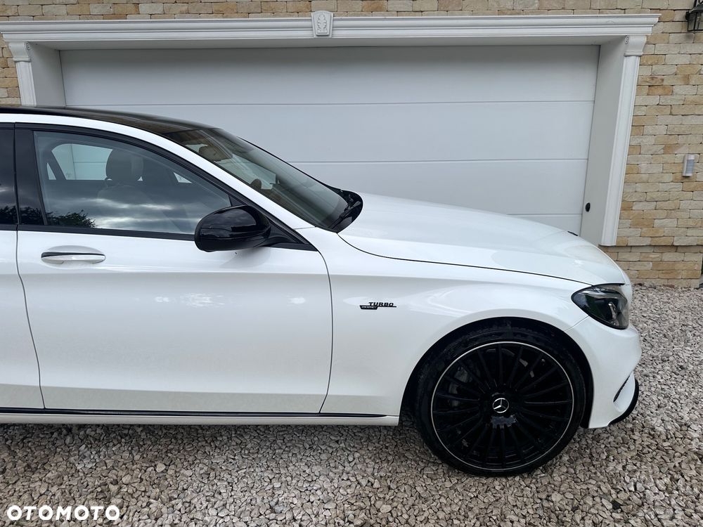 Mercedes-Benz Klasa C 300 7G-TRONIC - 21