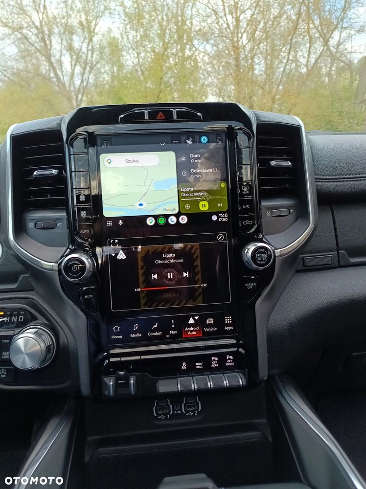 RAM 1500 Crew Cab Shortbed Laramie - 22
