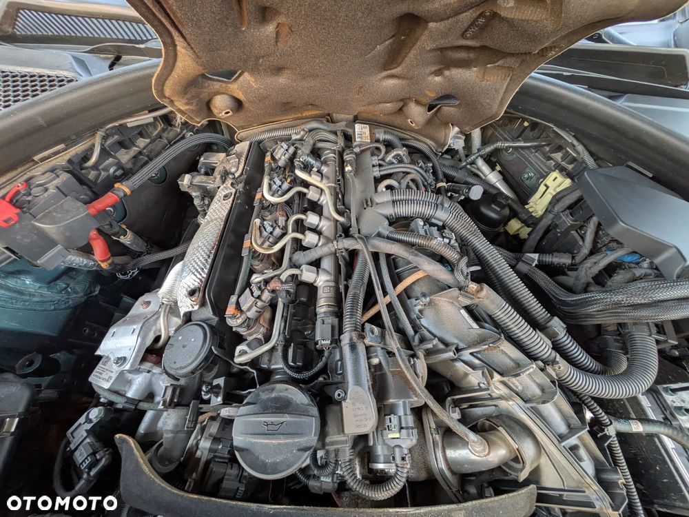 BMW Seria 3 318d - 33