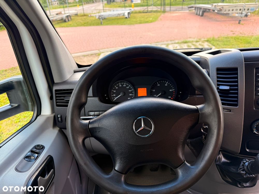Mercedes-Benz Sprinter - 18
