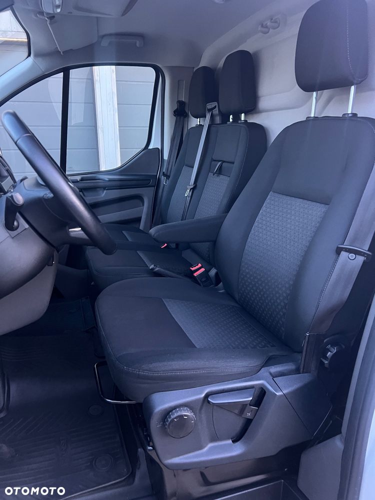Ford Transit Custom - 11