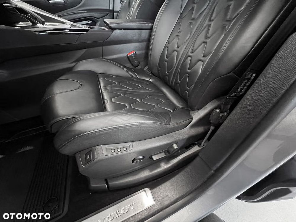 Peugeot 3008 1.6 PureTech Hybrid4 PHEV GT Pack S&S EAT8 - 18