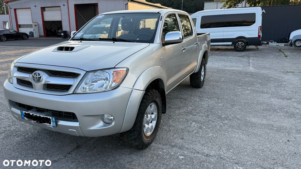 Toyota Hilux - 1