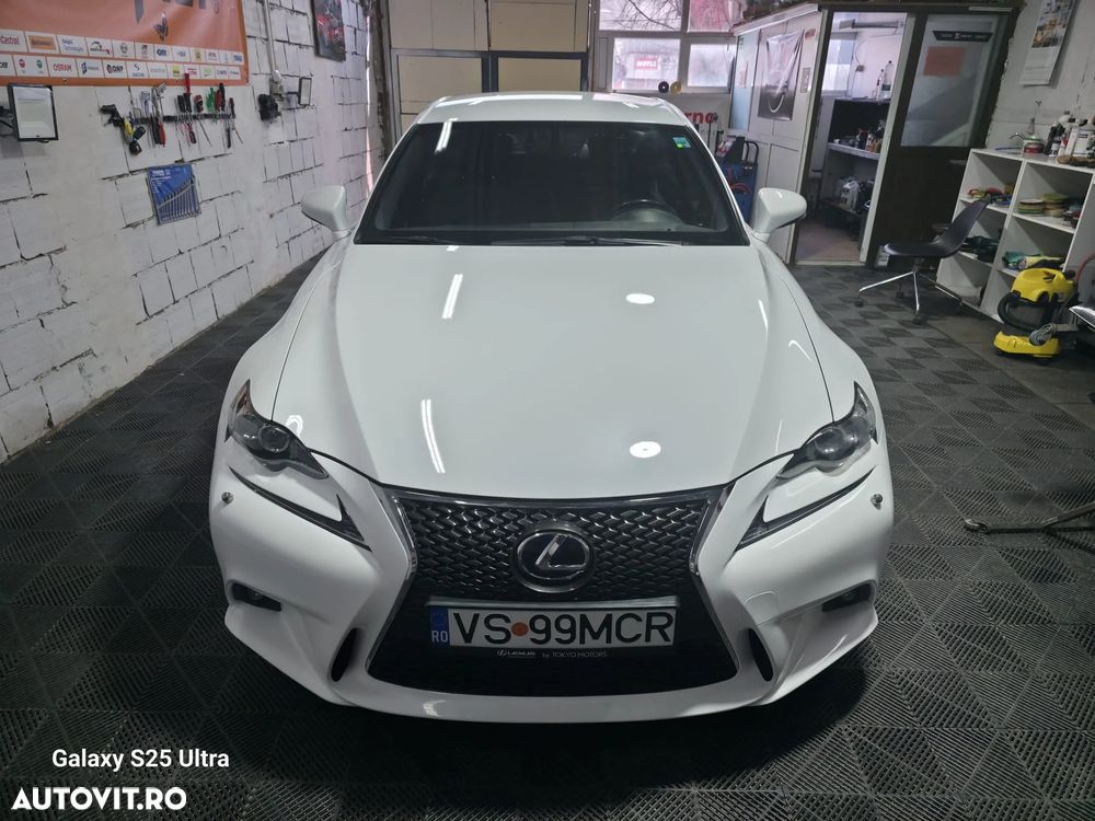 Lexus Seria IS 300h Aut. F Sport - 3