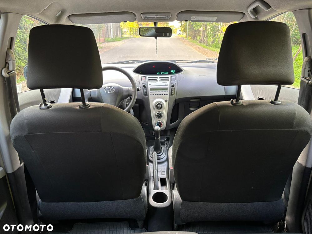 Toyota Yaris 1.3 Luna A/C - 12