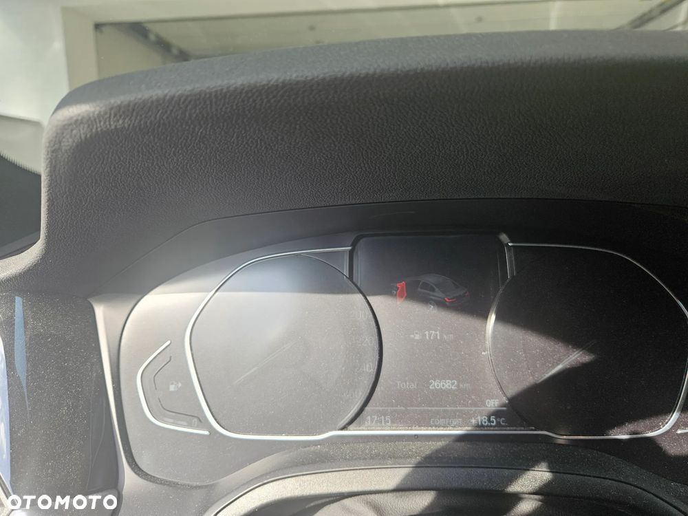BMW Seria 3 318i M Sport - 9