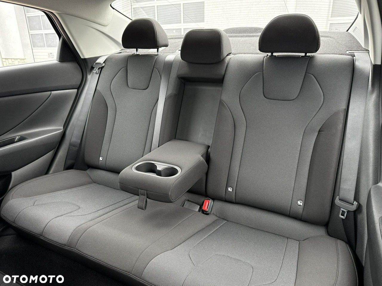 Hyundai Elantra 1.6 Modern CVT - 28
