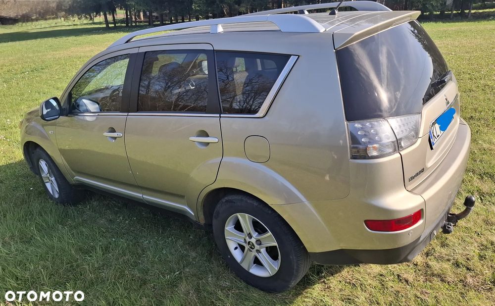 Mitsubishi Outlander 2.0 DID Instyle - 2