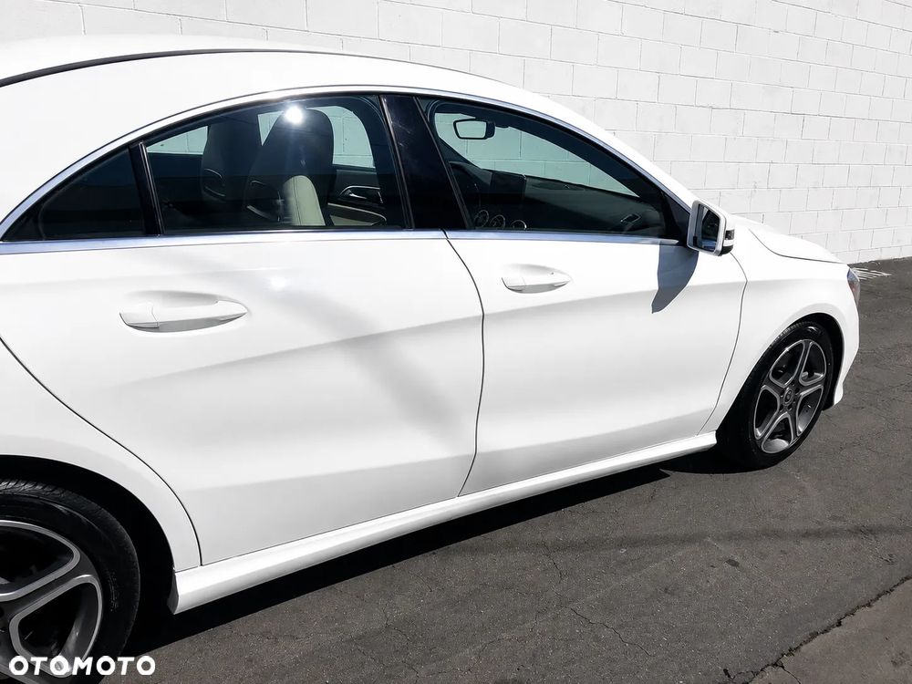 Mercedes-Benz CLA 250 4-Matic AMG Line - 12