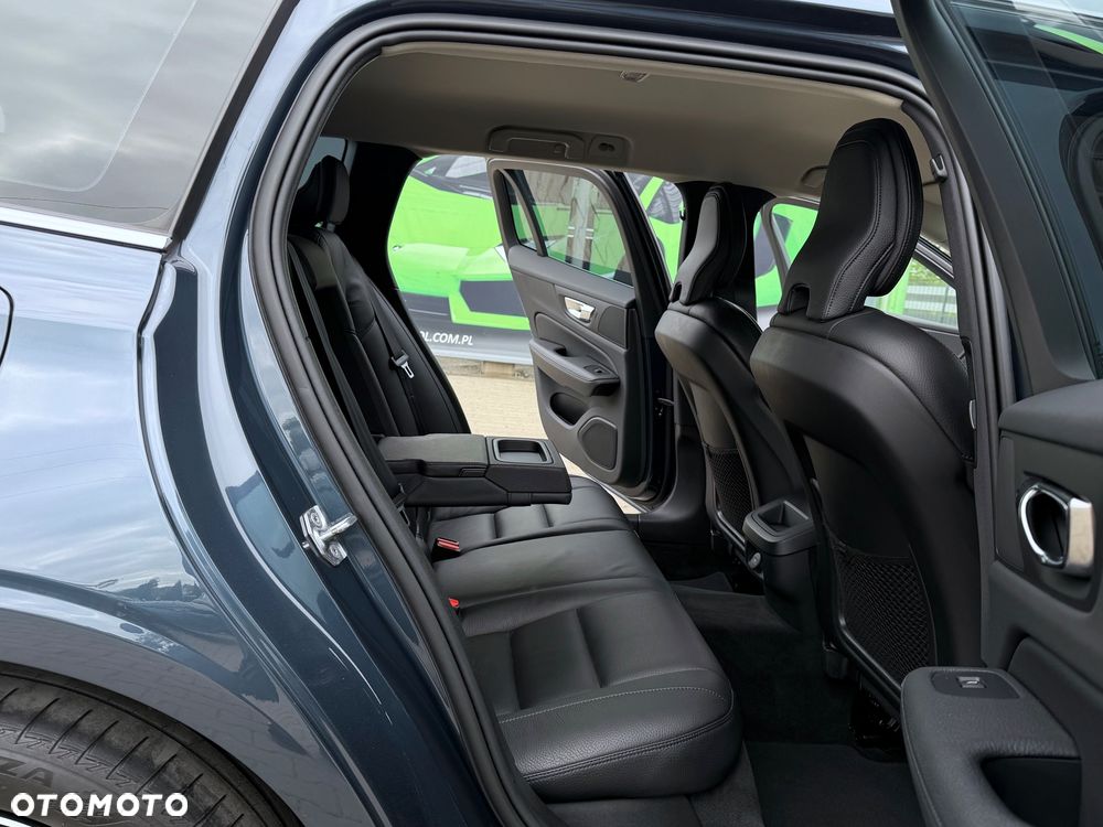 Volvo V60 B4 B Geartronic Momentum Pro - 35