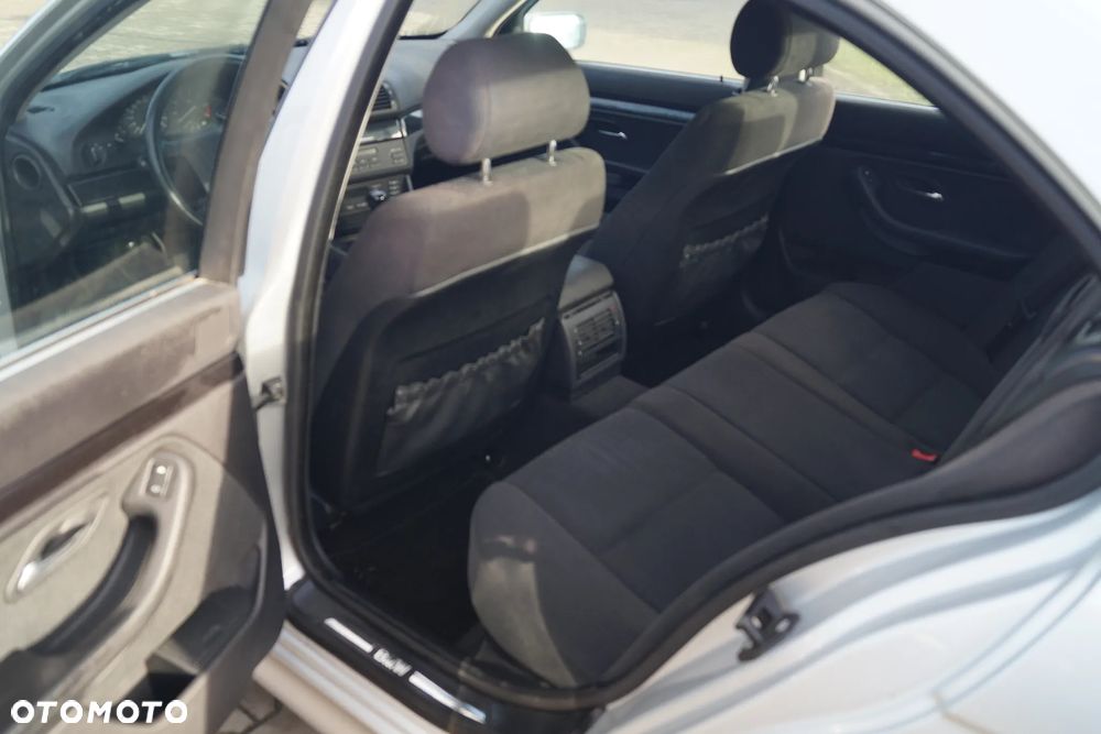 BMW Seria 5 520i - 7
