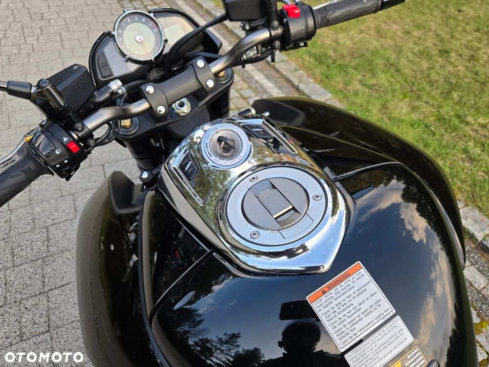 Suzuki GSX - 20