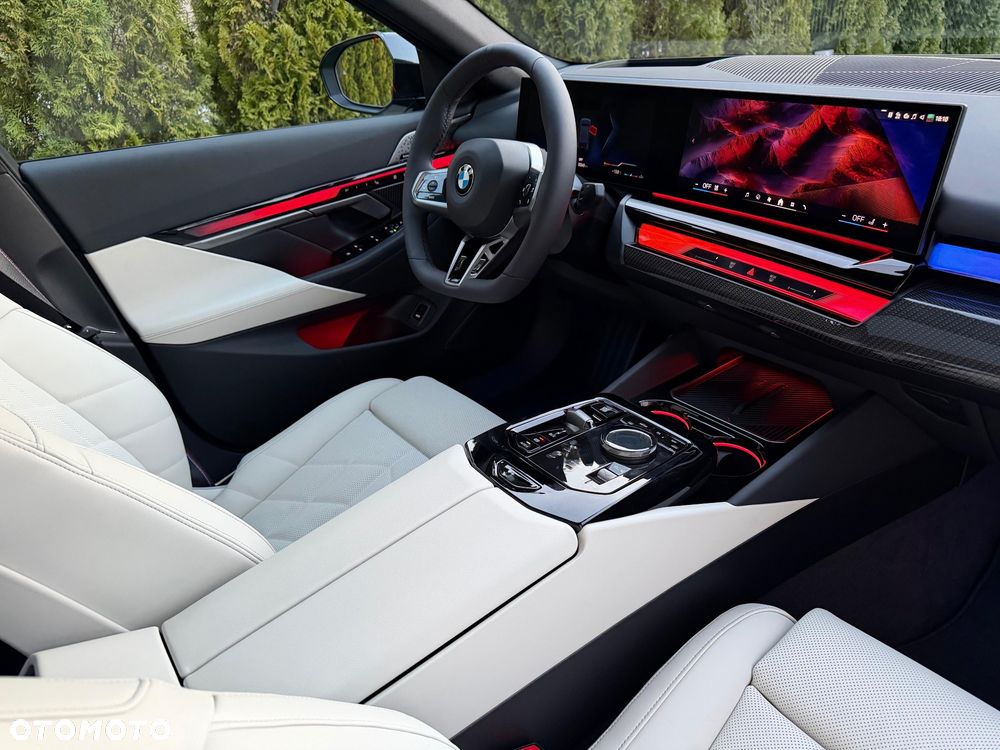 BMW Seria 5 520i mHEV - 20