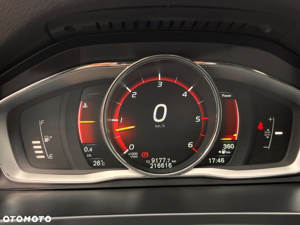 Volvo V60 D3 Momentum - 16