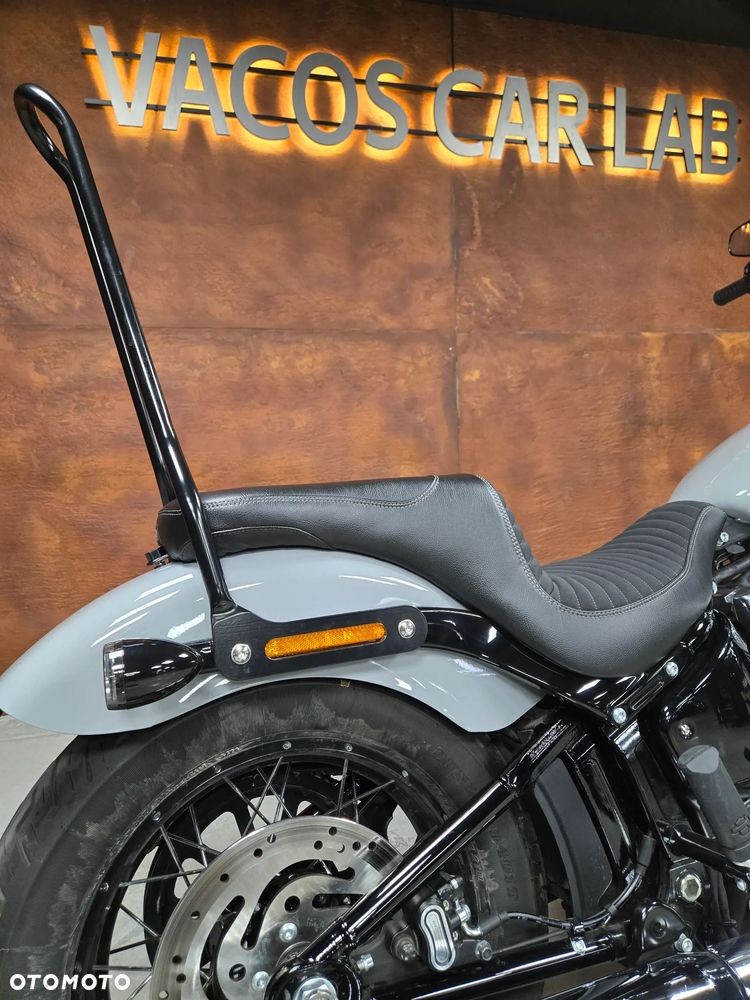 Harley-Davidson Softail Street Bob - 6
