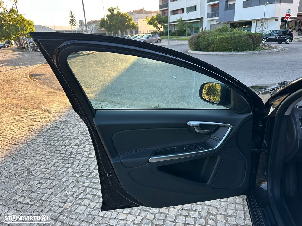 Volvo V60 1.6 D2 Momentum Eco Powershift - 22