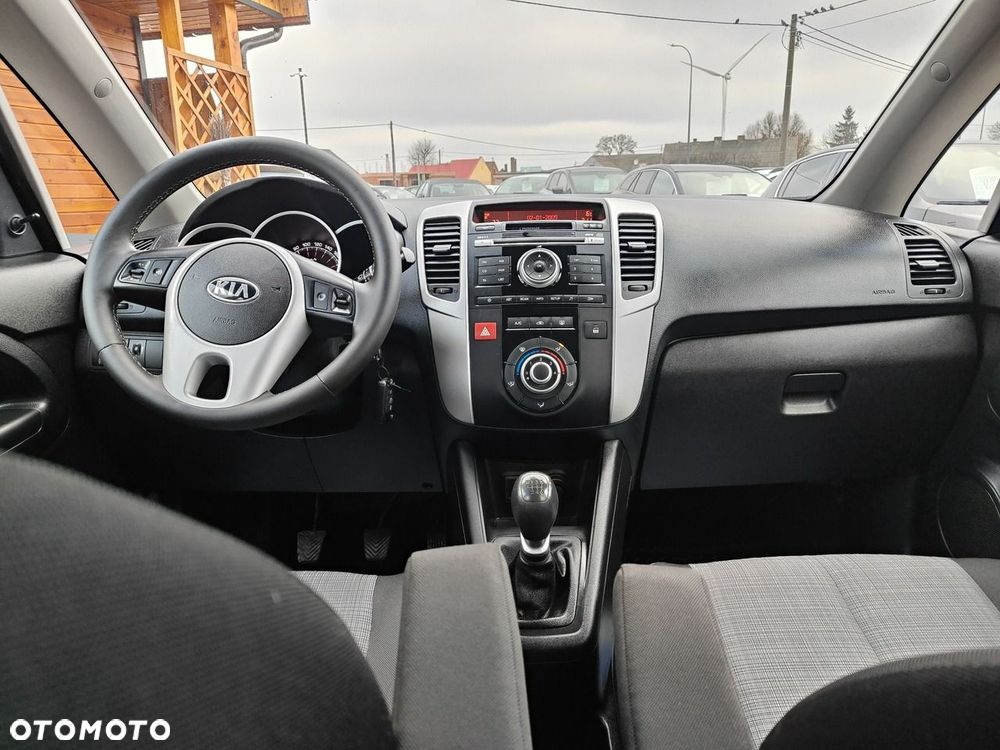 Kia Venga - 11