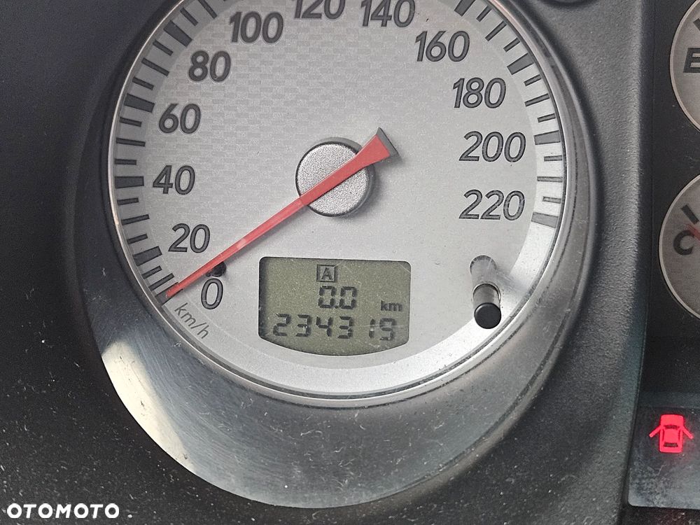 Mitsubishi Outlander I 1 2.0 B zegar licznik - 2