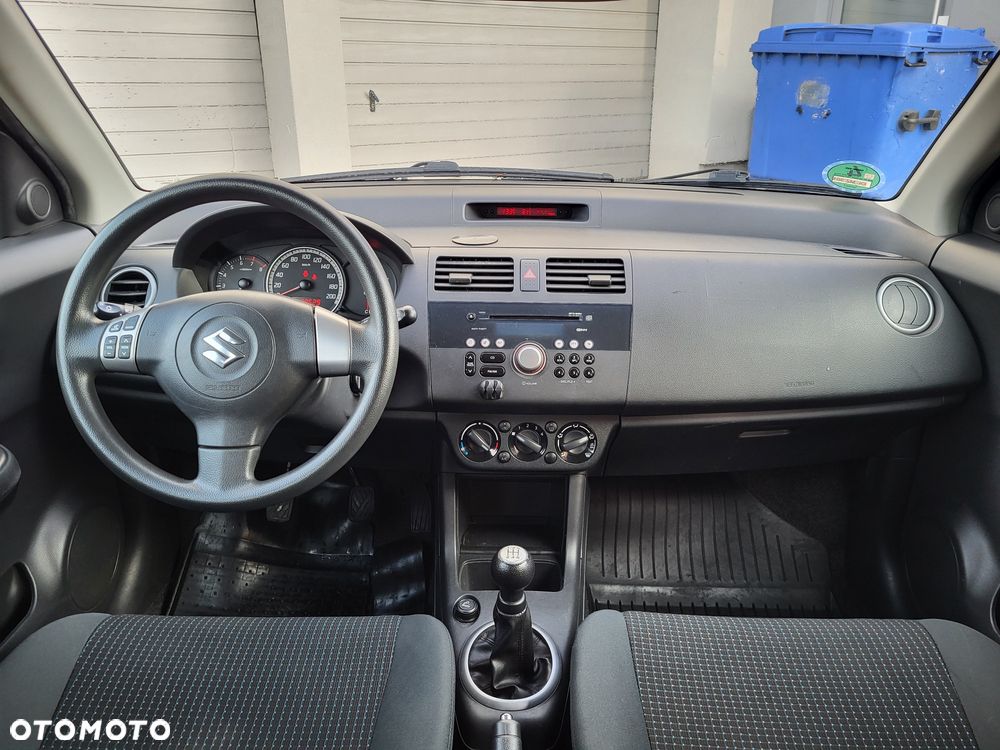 Suzuki Swift - 8