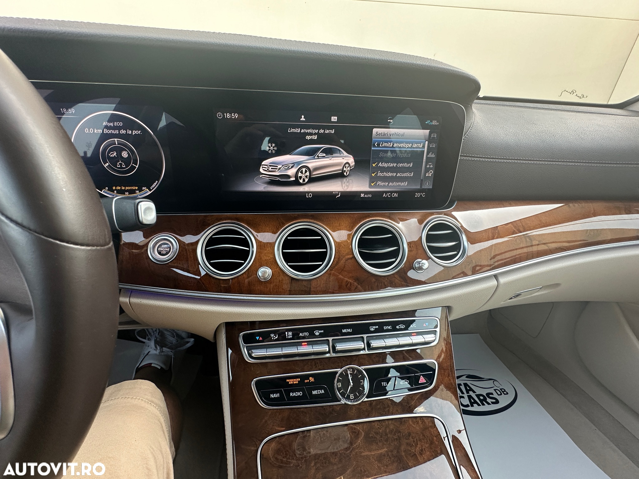 Mercedes-Benz E 220 d 4Matic T 9G-TRONIC Exclusive - 31