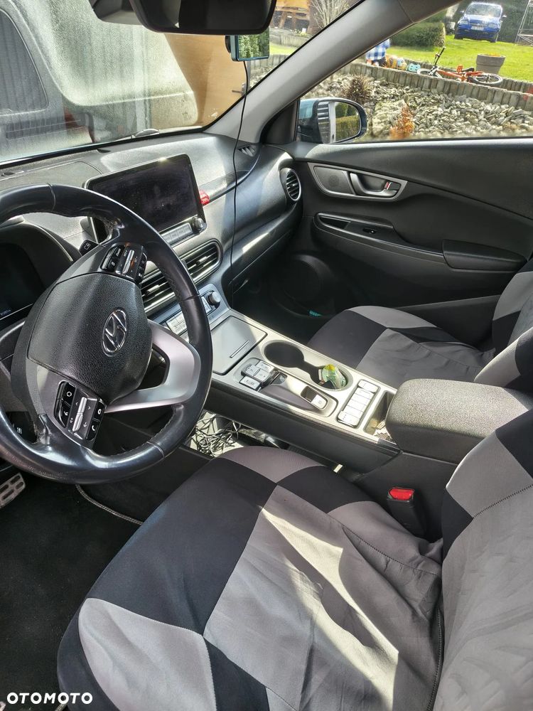 Hyundai Kona 39kWh Premium - 6