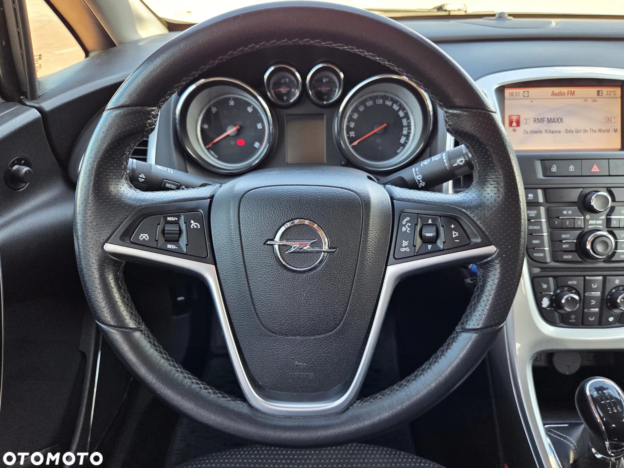 Opel Astra IV 2.0 CDTI Cosmo - 16