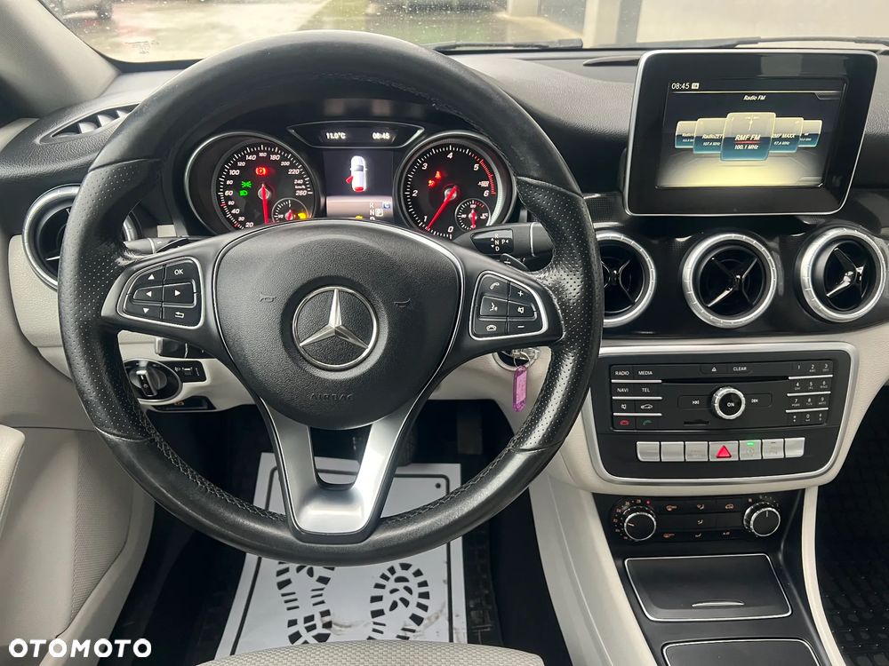 Mercedes-Benz CLA Shooting Brake 200 (CDI) d 7G-DCT - 12